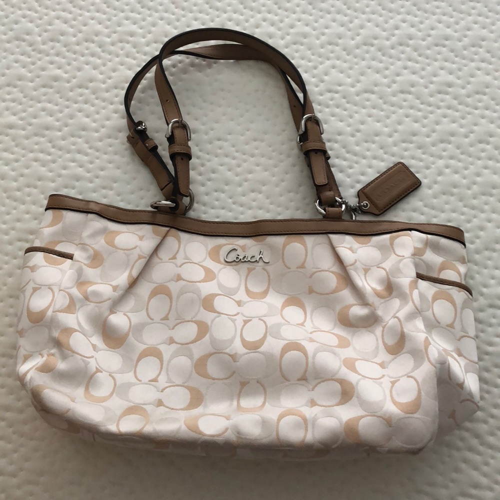 EUC Authentic Coach Purse